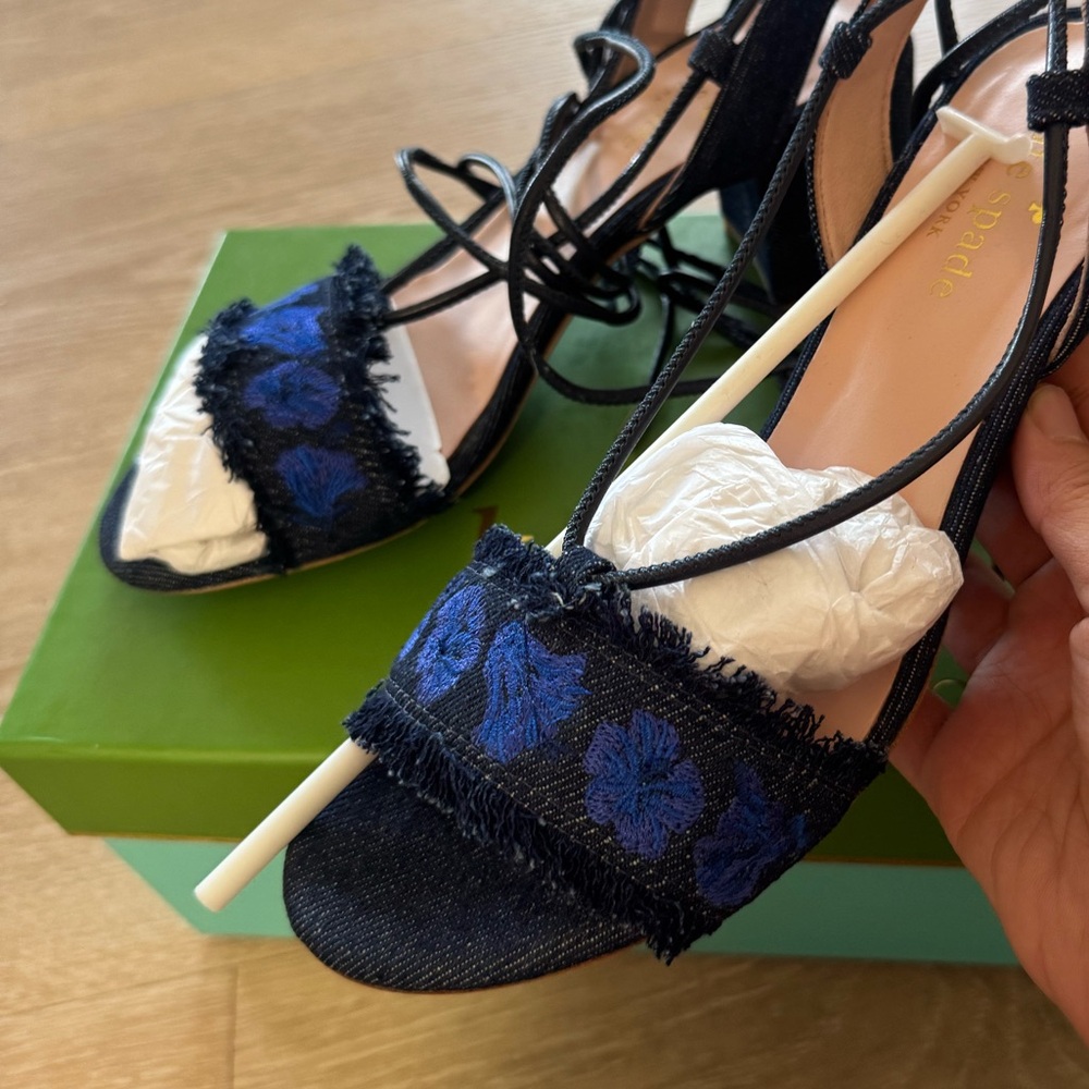 Kate Spade New York Indigo Embroidered Denim Lace Up Block Heel Sandals 6.5 New - Picture 3 of 7